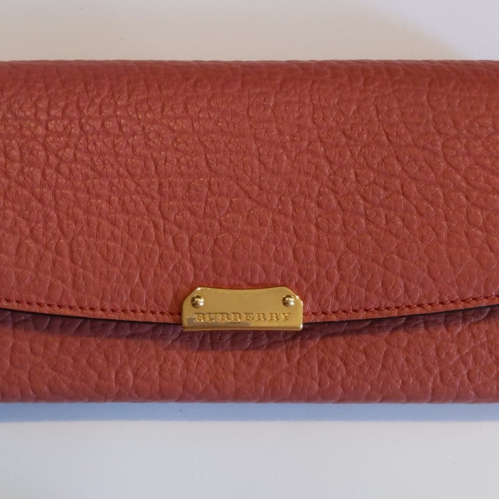 Gently Used Burberry Grain Leather Wallet